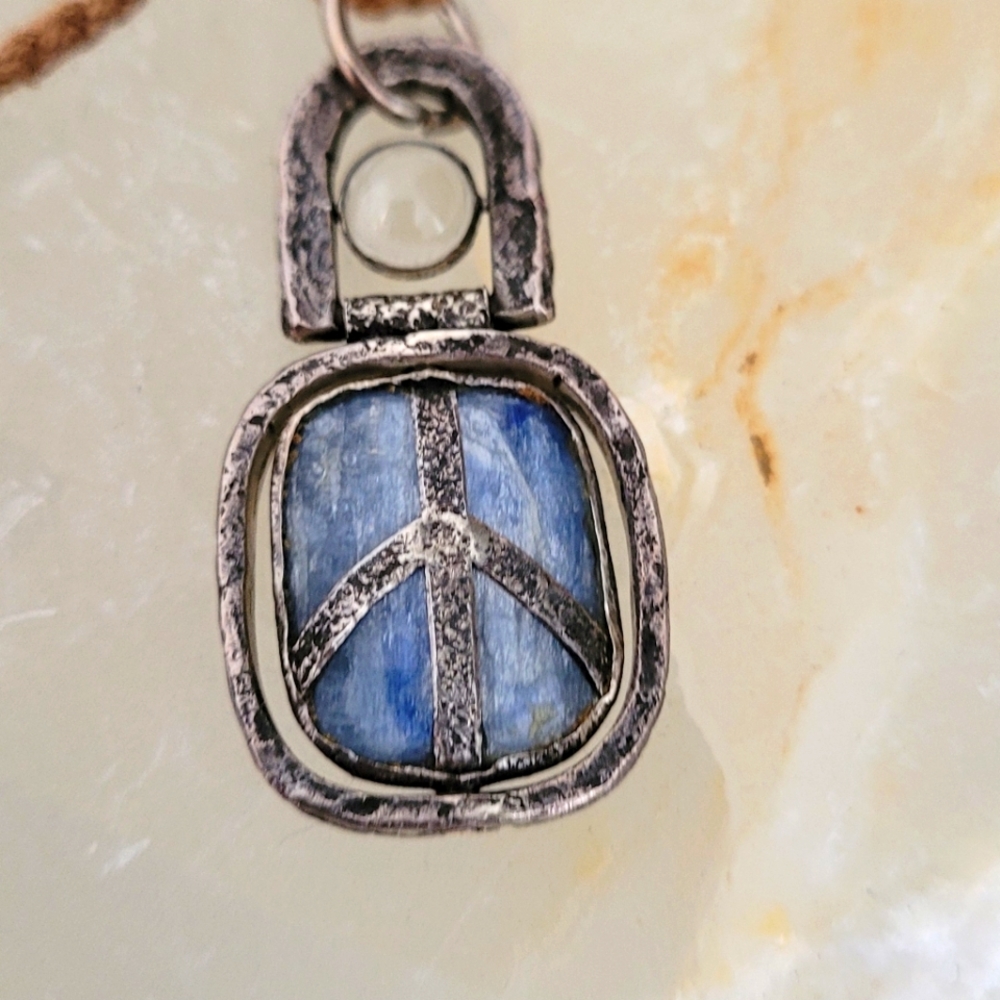 Lou Zeldis Kyanite with Quartz Bead Peace NEW RARE